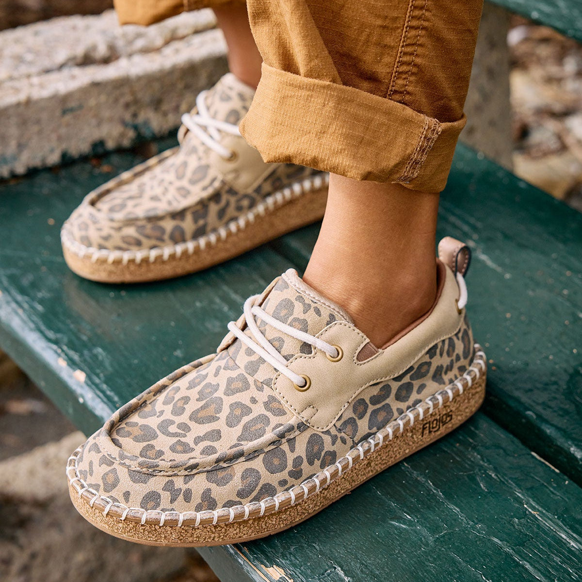 #color_Tan Leopard
