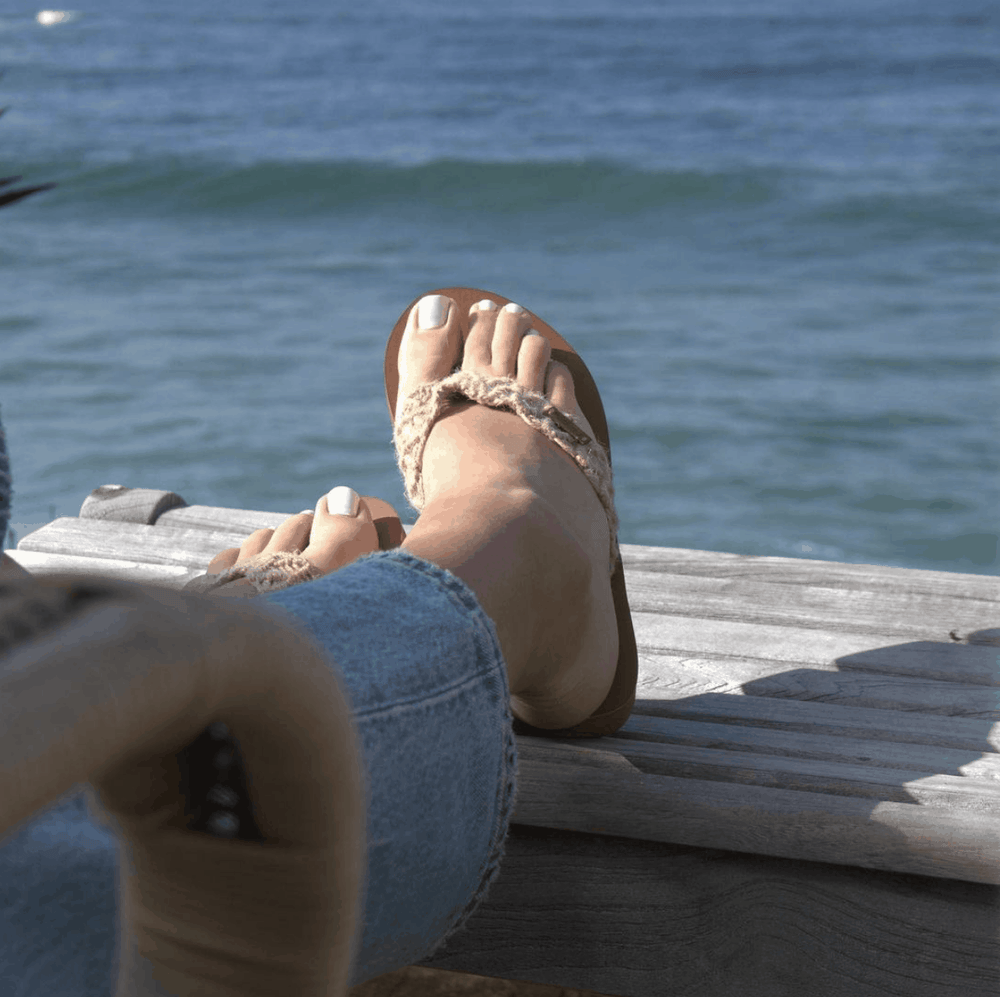 The 6 Types Of Comfortable And Cute Shoes We Want To Wear On Vacation -  Emily Henderson